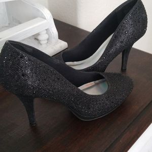 Black dress shoes